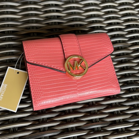 MICHAEL KORS CARMEN MEDIUM FLAP LOGO BIFOLD WALLET GRAPEFRUIT - Picture 6 of 16